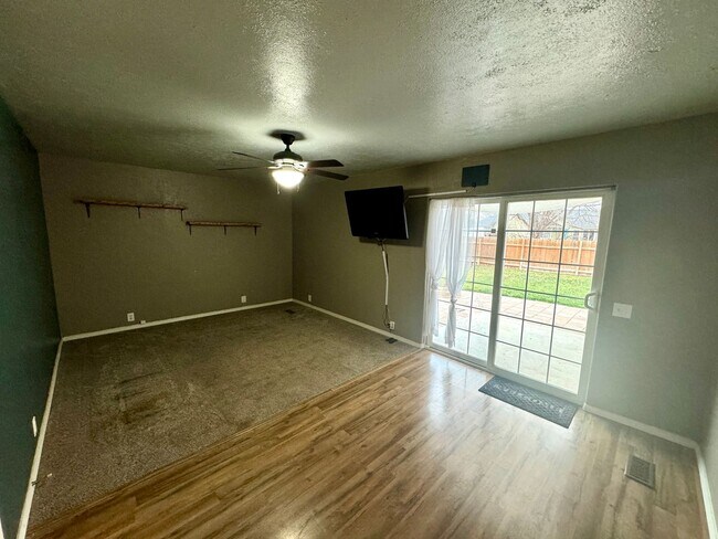 Building Photo - Beautiful Home in Prime Meridian Location