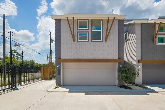 Building Photo - 864 Paul Quinn St