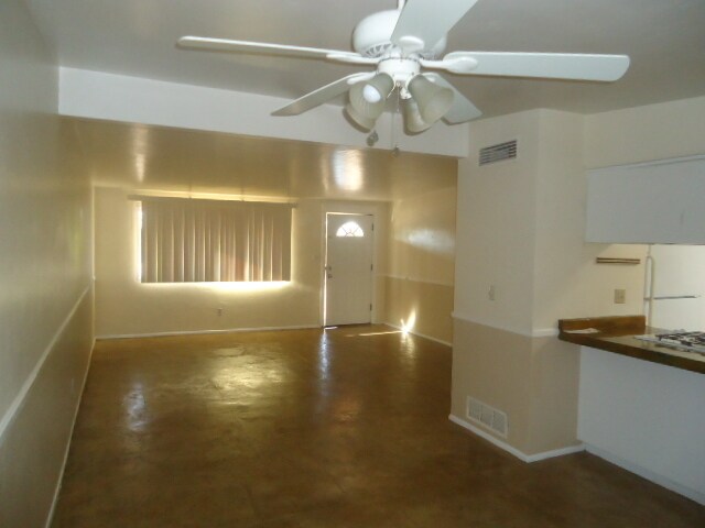 Building Photo - 1301 Cushman Dr
