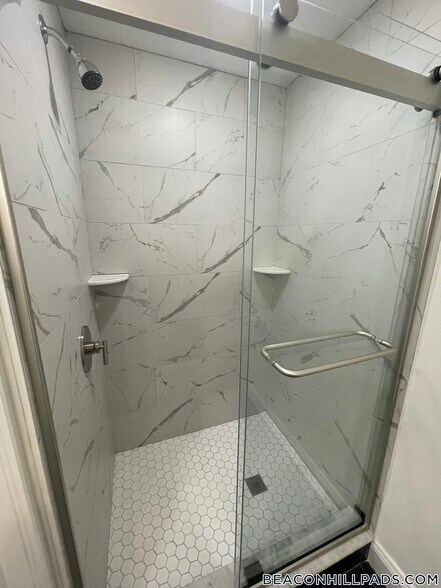 Building Photo - 31 Temple St