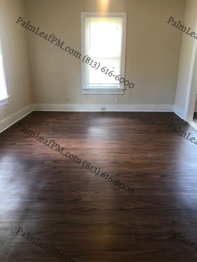 Building Photo - 1818 W 4th St