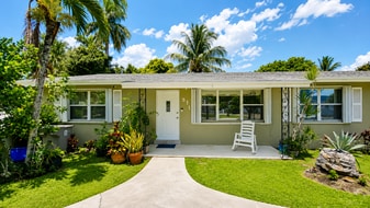 Building Photo - 911 Burch Dr