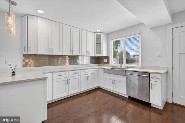 Building Photo - 2218 16th St NE