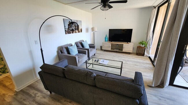 Building Photo - 950 Egret Cir