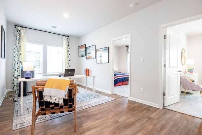 Building Photo - 3000 Chisholm Trail Rd