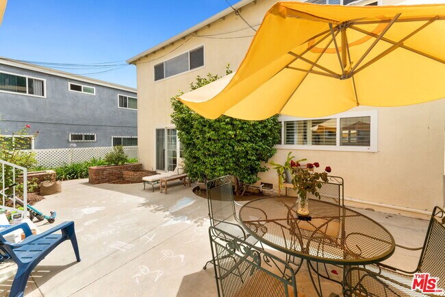 Building Photo - 1120 23rd St