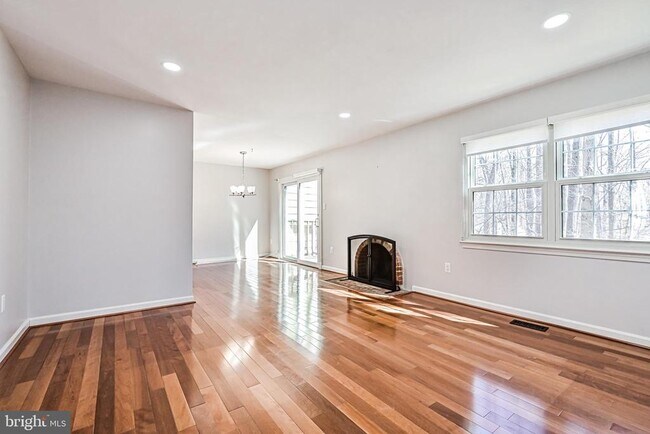 Building Photo - 9929 Hemlock Woods Ln