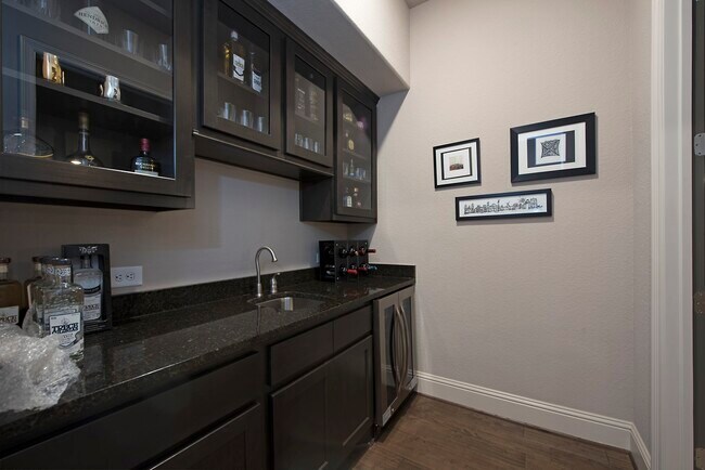 Building Photo - 7 Yellowstar Ct