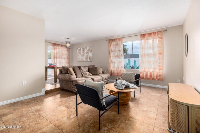 Building Photo - 2424 W Portobello Ave