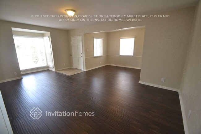 Building Photo - 2916 S Halldale Ave