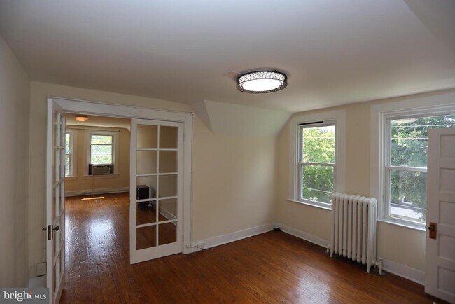 Building Photo - 730 St Johns Rd