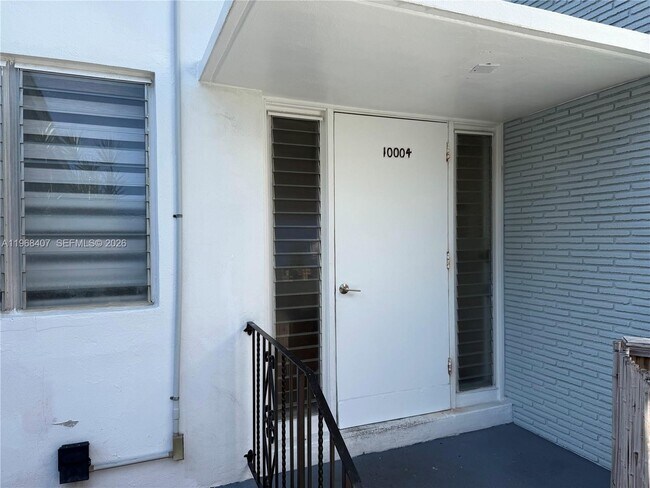 Building Photo - 10000 E Bay Harbor Dr