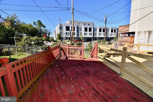 Building Photo - 3850 Quarry Ave