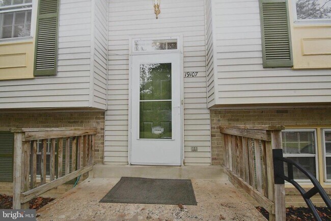 Building Photo - 19107 Perry St