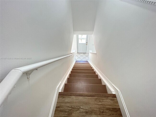 Building Photo - 524 NW 47th Ln