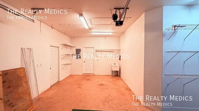 Building Photo - 795 Alcazar Ave