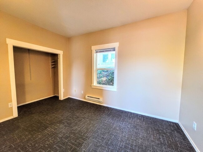 Building Photo - 1/2 OFF FIRST MONTH RENT - Available NOW