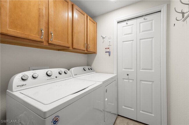 Building Photo - 1635 Winding Oaks Way