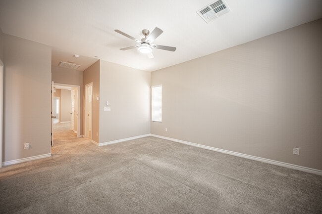 Building Photo - 600 N Carriage Hill Dr