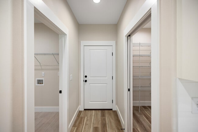 Building Photo - 119 Spruce St