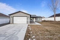 Building Photo - 413 S Trillium Wy