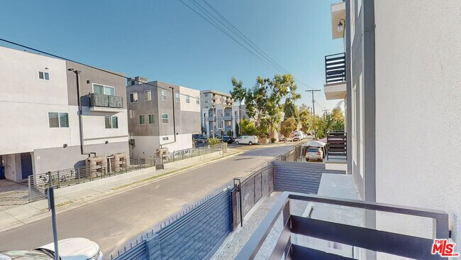 Building Photo - 307 Rosemont Ave