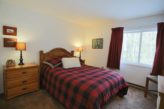 Building Photo - Seasonal 6 Month Lease Available!  $1,700/ mo Charming Two-Bedroom Condo in Waterville, NH!