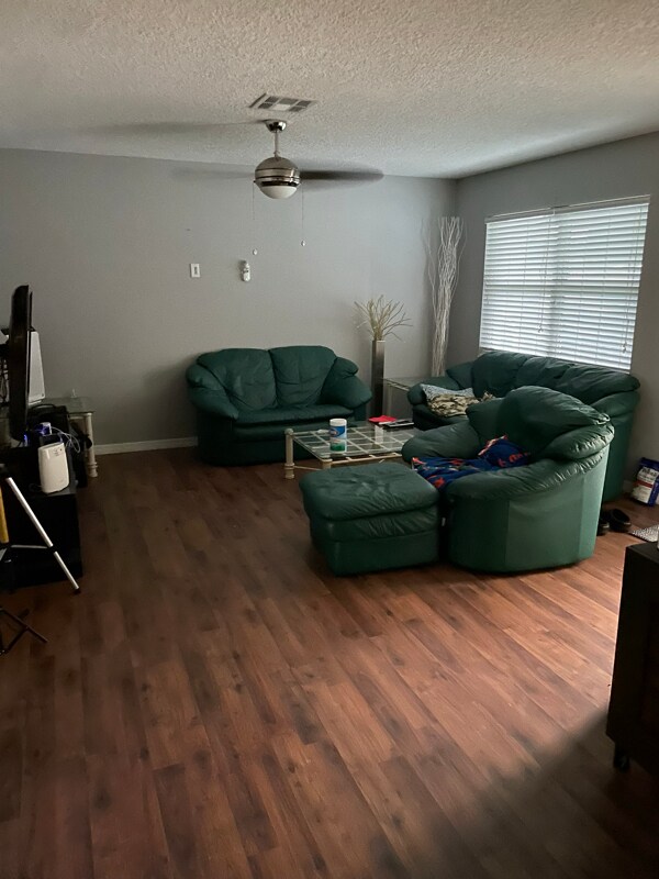 Building Photo - 537 Trend Rd