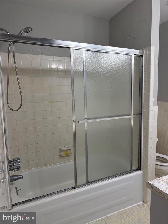 Building Photo - 63 Lincoln Dr