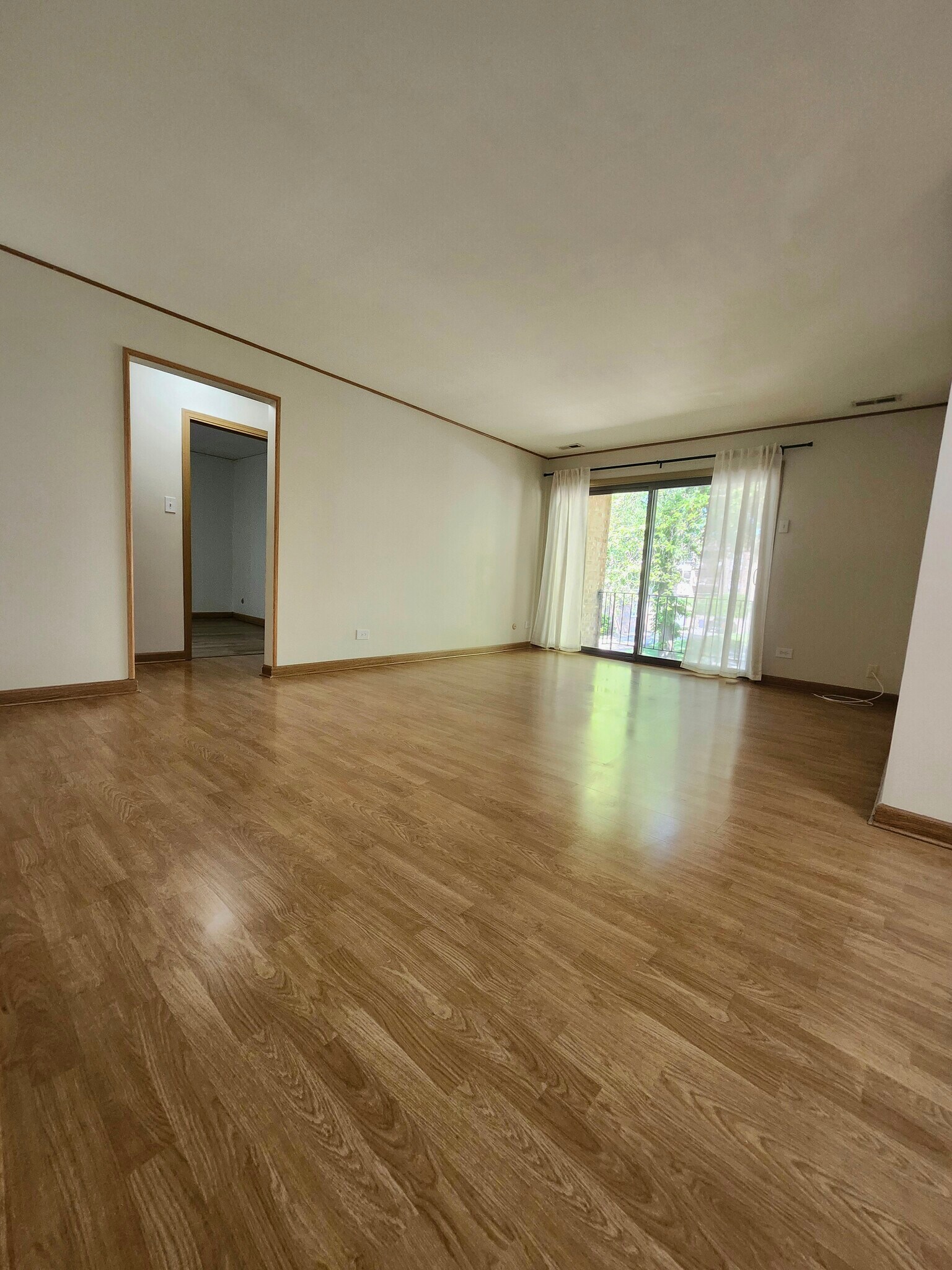 Building Photo - 10332 Parkside Ave