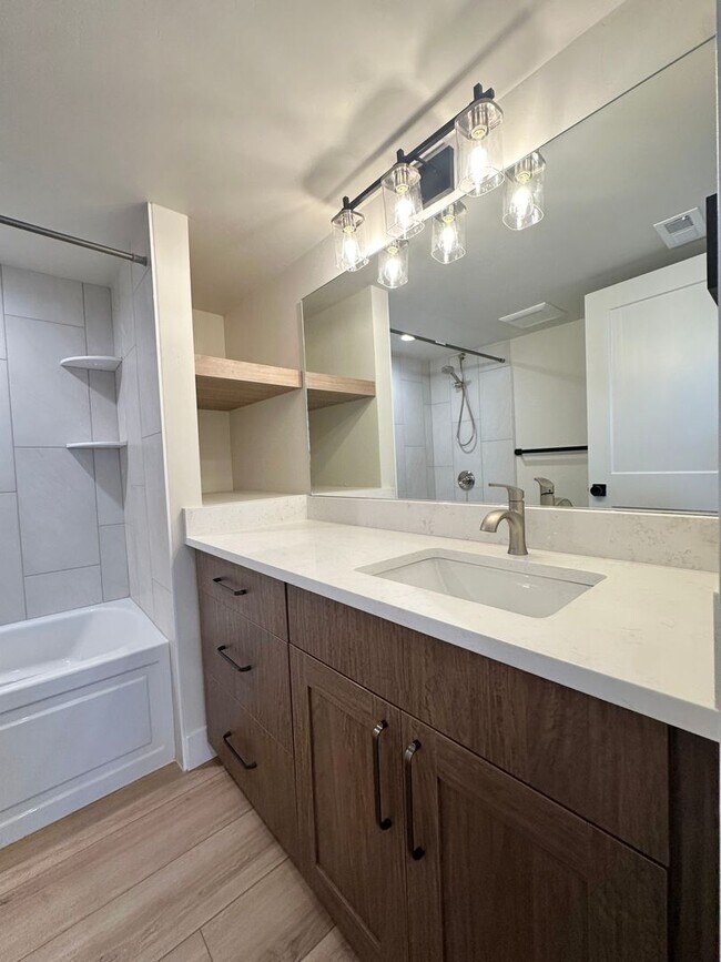 Building Photo - RR 156 Duplex