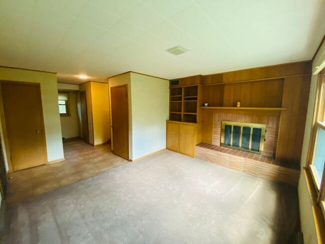 Building Photo - 3 bedroom - 2.5 bathroom - Single Family Home