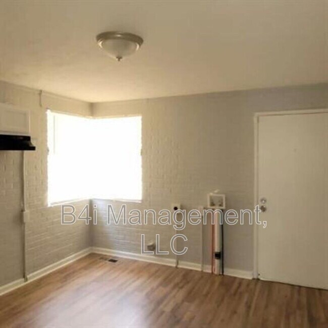 Building Photo - 303 Butler St