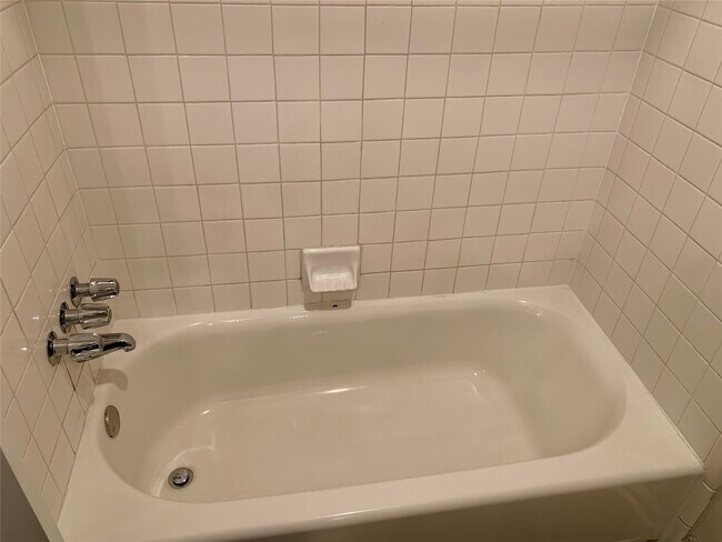 Building Photo - 7739 Bunker Wood Ln