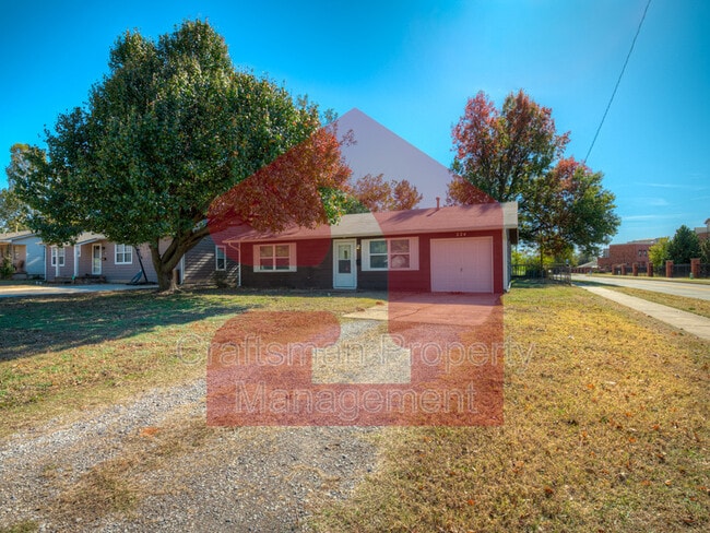 Building Photo - 224 W 5th St