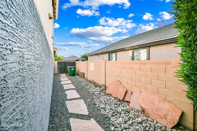 Building Photo - 15342 W Windsor Ave