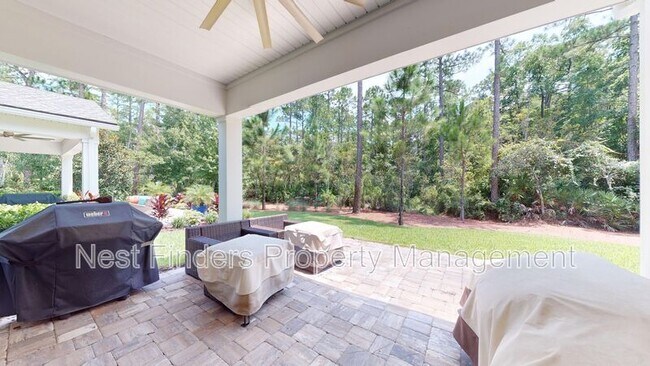 Building Photo - 33 Ficus Ln