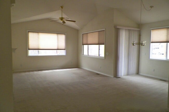 Building Photo - Spacious Ranch Patio Home in Desirable Southridge – Finished Basement & Garage