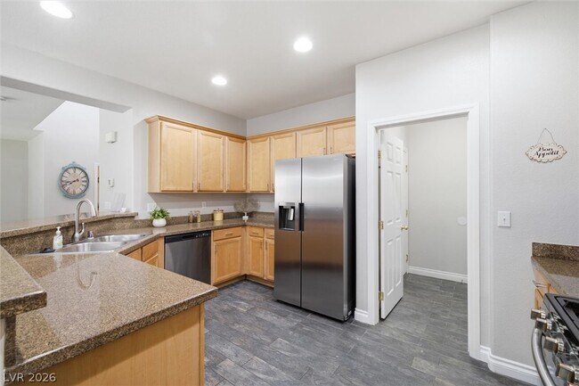 Building Photo - 321 W Arrowbird Ave