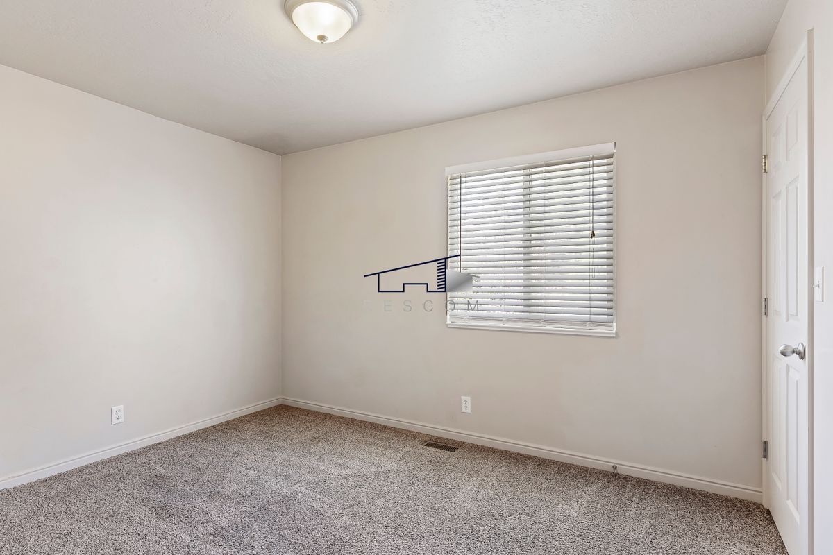 Building Photo - 1077 1675 S