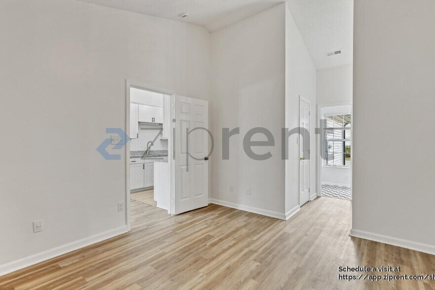 Building Photo - 4711 Avalon Forest Ln