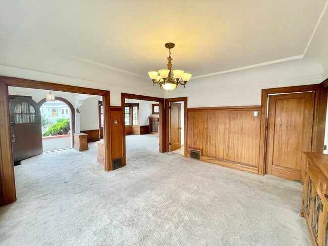 Primary Photo - Westwood Park - Stunning 4BR+ / 2 BA Home ...