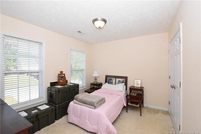 Building Photo - 38 Havistock Ct