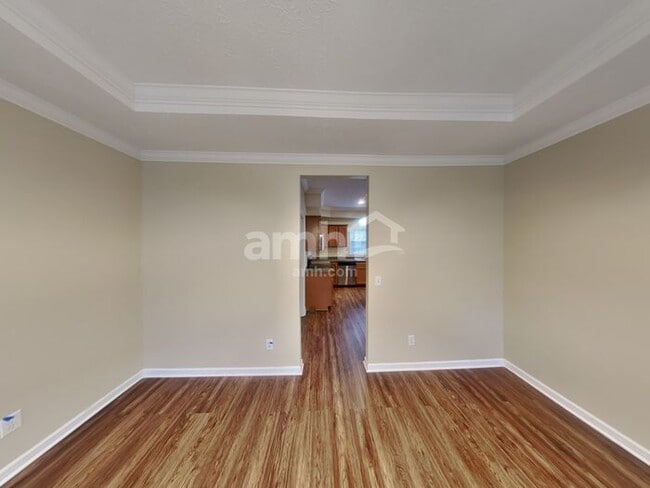 Building Photo - 7028 Oak Brook Terrace