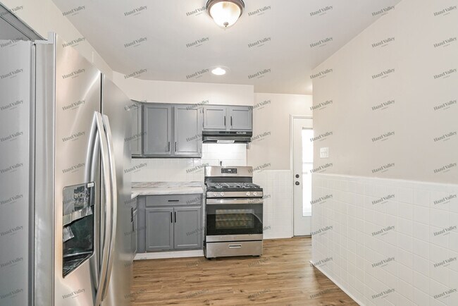 Building Photo - 242 Wooster Dr