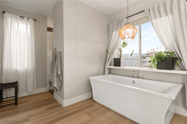 Building Photo - 258 Castellari Dr