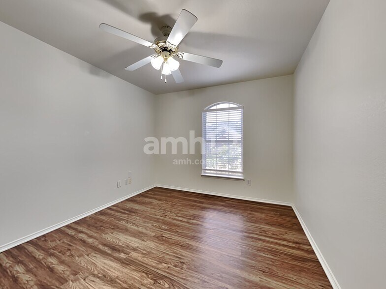Building Photo - 7017 Chaucer Dr