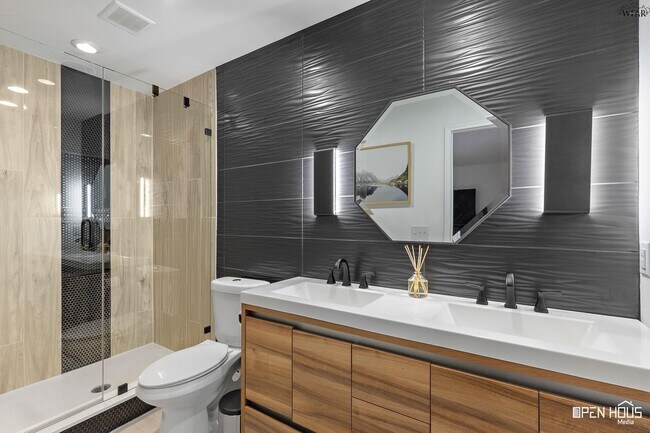 Building Photo - 4517 Wynnwood Dr