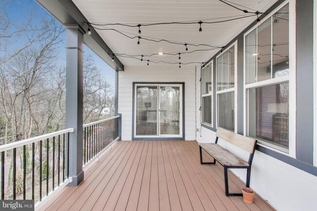 Building Photo - 3897 Hillview Ct