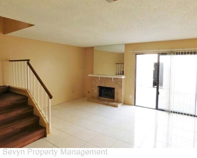 Building Photo - 2 br, 1.5 bath House - 8739 Pinecrest Place